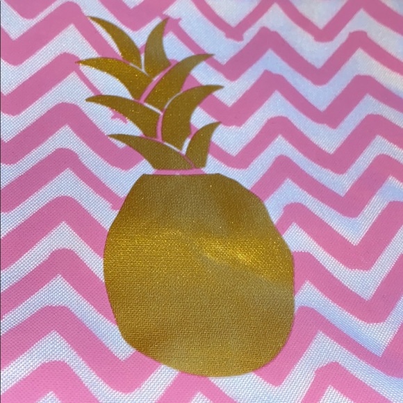 NWT 2 pouches. - Picture 10 of 12